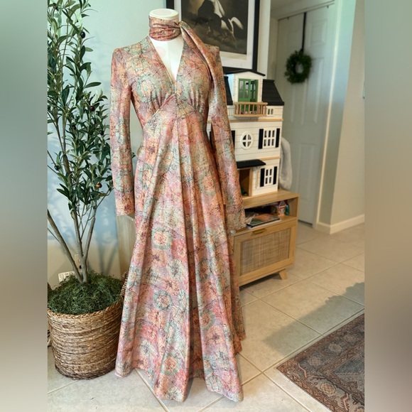 Victor Costa Dresses & Skirts - Victor Costa Vintage 70s Multicolor Floral Long Sleeve Maxi Dress